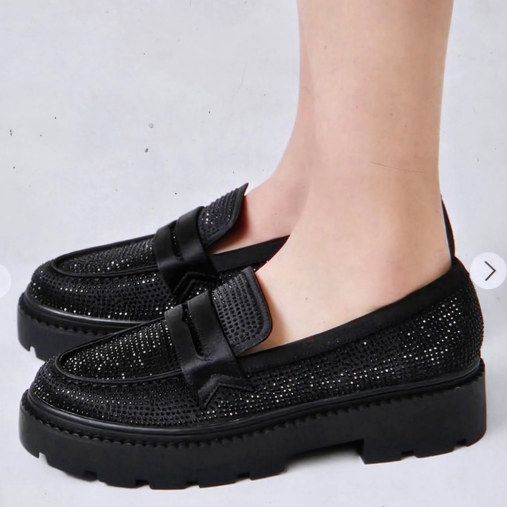 NWT Forever 21  Lug Sole Rhinestone Loafers size 7